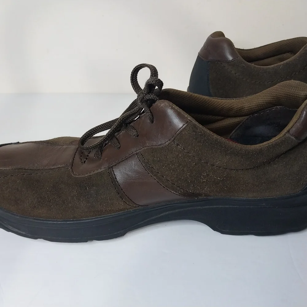 Clarks elegant dark